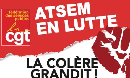 Des assistantes d’écoles maternelles en grève reconductible devant la mairie de Mulhouse