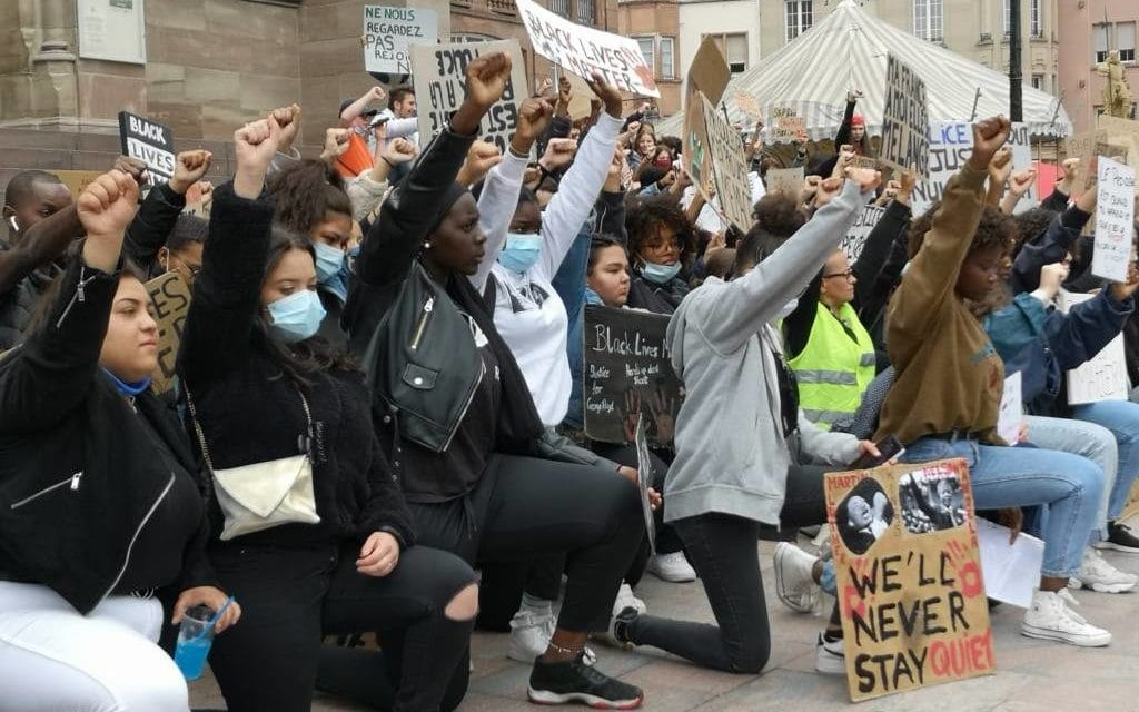 Manifestation #Blacklivesmatter à Mulhouse : témoignage d&rsquo;une jeune participante, photos et prise de son