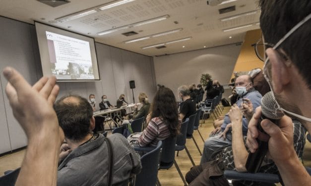 Publicité dans l’espace public : une réunion publique à Mulhouse agglomération empreinte de ferveur politique