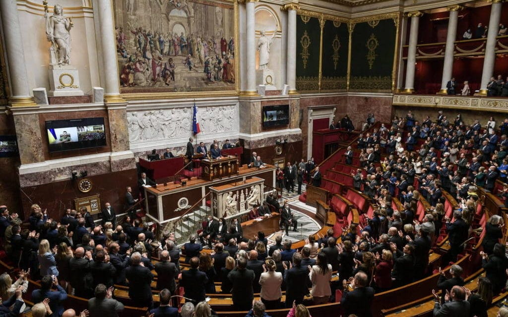 Macron aura sa majorité… et plus qu&rsquo;il n&rsquo;en faut !