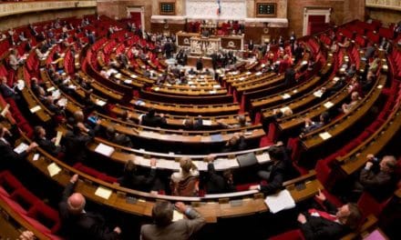 Quand la raison bat en retraite : l’insulte, arme incontournable du politique