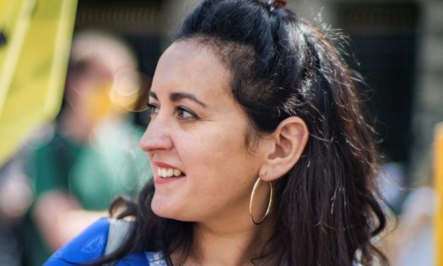 Au Parlement de Strasbourg : Leïla Chaibi, eurodéputée pirate à l&rsquo;abordage d&rsquo;Amazon et Uber