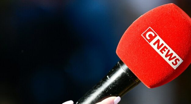 CNews contre les médias publics : une mise à mort du journalisme ?